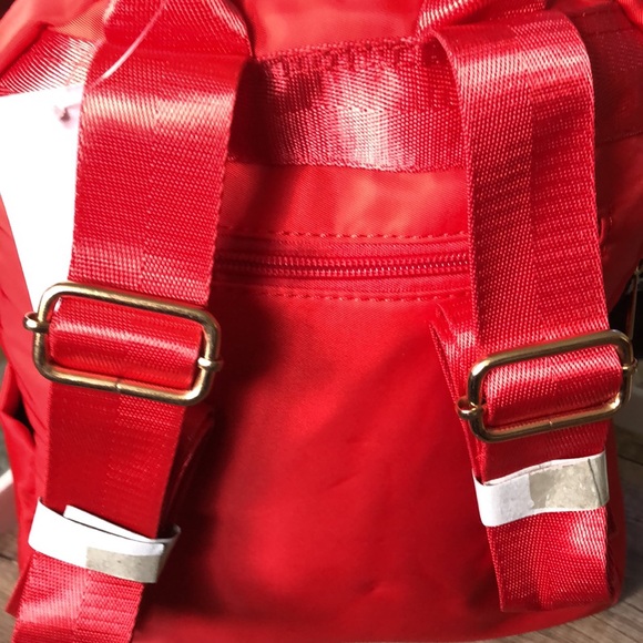 Red Backpack 🎒! - Picture 5 of 7